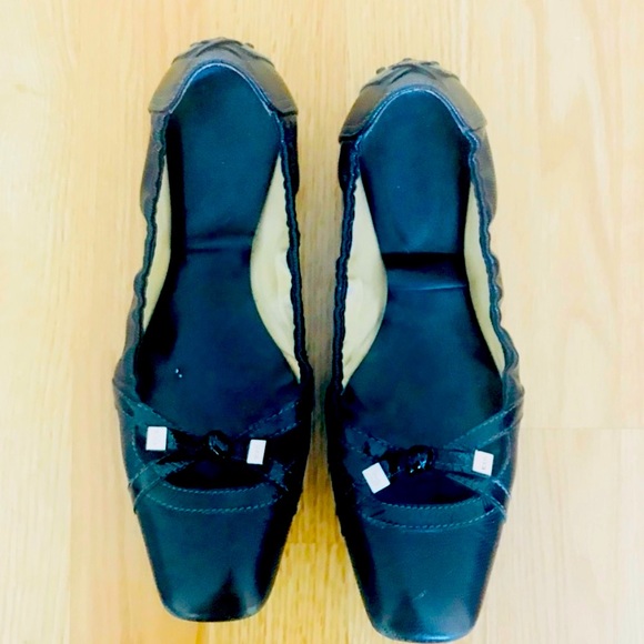 Tods Black Leather Scrunch Ballet Flats with Silver Logo Hardware Size 39/ 9 - Picture 1 of 8